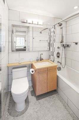 Bathroom, Interior, Recessed Lighting