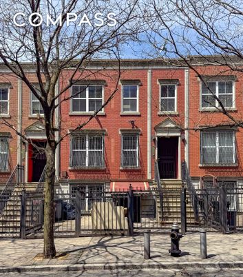 Exterior, Facade, Brick Facade, Rowhouse