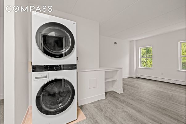 Interior, Utility Closets, Washer, Wood Texture Flooring