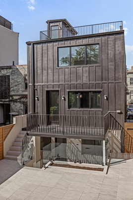 Exterior, Facade, Modern
