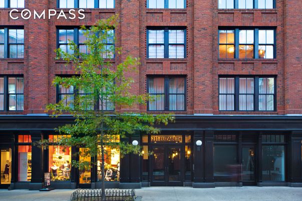Exterior, Facade, Brick Facade, Rowhouse