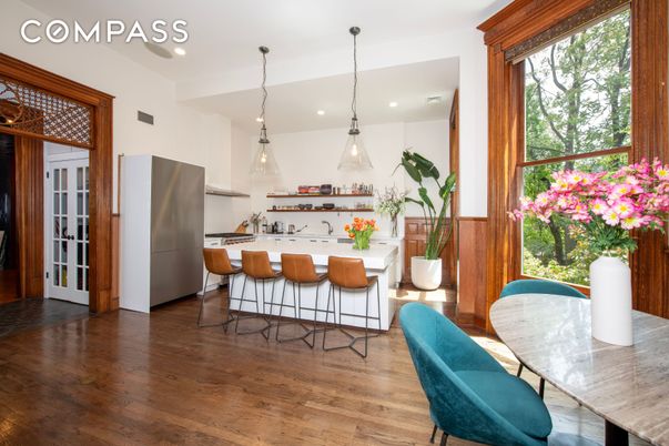 Dining room, Interior, Kitchen, Pendant Lights, Recessed Lighting, Wood Texture Flooring