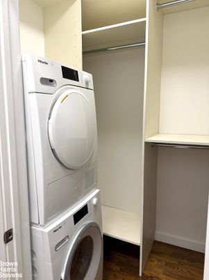 Interior, Utility Closets, Washer, Wood Texture Flooring