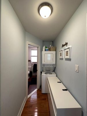 Interior, Utility Closets, Washer, Wood Texture Flooring