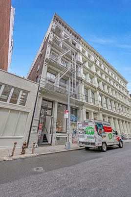 Exterior, Facade, Chicago School
