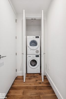 Interior, Utility Closets, Washer, Wood Texture Flooring