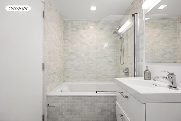 Bathroom, Interior, Recessed Lighting