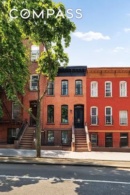 Exterior, Facade, Brick Facade, Rowhouse