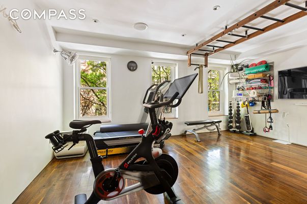 Fitness Equipment, Interior, Recessed Lighting, Wood Texture Flooring