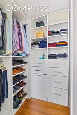 Interior, Walk-in Closets, Wood Texture Flooring
