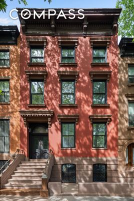 Exterior, Facade, Brownstone