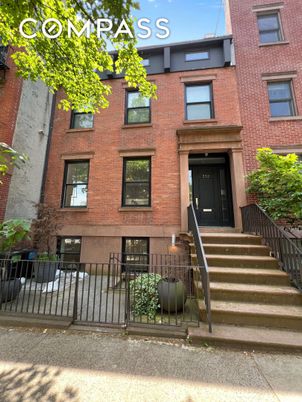Exterior, Facade, Brick Facade, Rowhouse