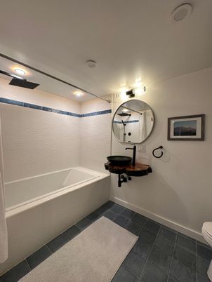 Bathroom, Interior, Recessed Lighting