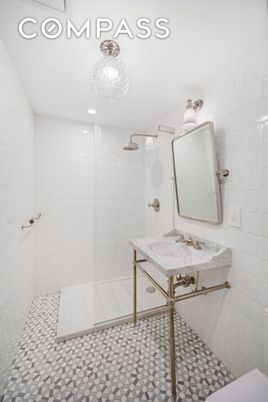 Bathroom, Interior, Recessed Lighting