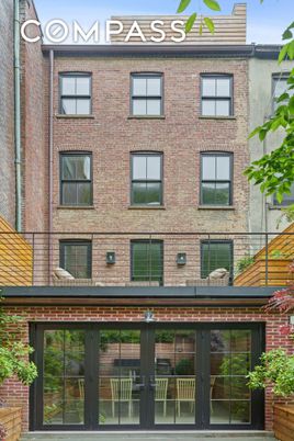 Exterior, Facade, Brick Facade, Rowhouse