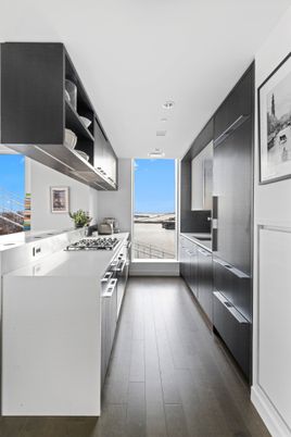 Interior, Kitchen, Recessed Lighting, Water, Wood Texture Flooring