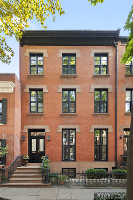 Exterior, Facade, Brick Facade, Rowhouse