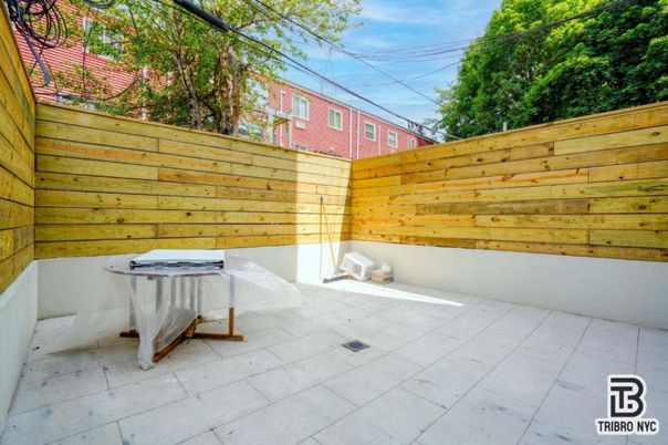 Exterior, Hot Tub