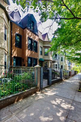 Exterior, Facade, Brick Facade, Rowhouse