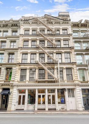 Exterior, Facade, Brownstone