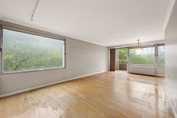 Empty room, Interior, Pendant Lights, Wood Texture Flooring