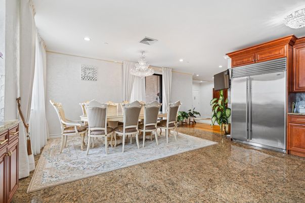 Chandelier, Dining room, Interior, Kitchen, Recessed Lighting, Stainless Steel Appliances