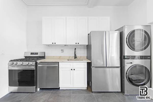 Interior, Kitchen, Stainless Steel Appliances, Washer