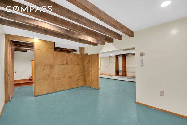 Empty room, Interior, Recessed Lighting, Wooden Beams