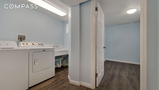 Interior, Utility Closets, Washer, Wood Texture Flooring