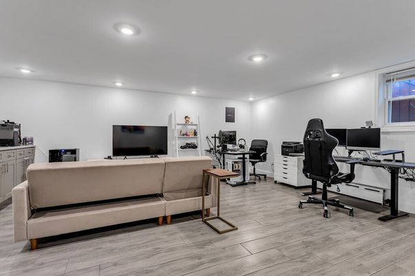Home Office, Interior, Recessed Lighting, Wood Texture Flooring