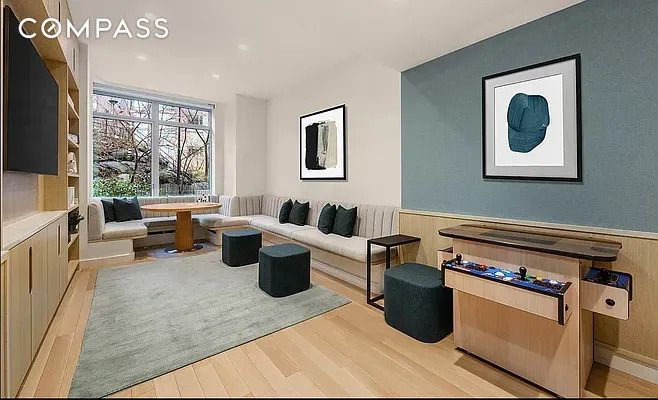 Interior, Living room, Recessed Lighting, Wood Texture Flooring