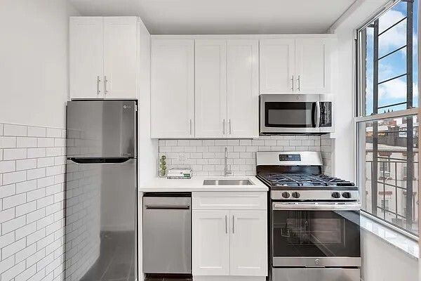 Interior, Kitchen, Stainless Steel Appliances