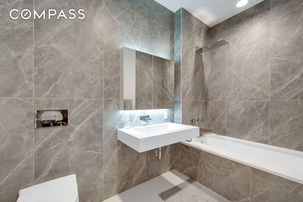 Bathroom, Interior, Recessed Lighting