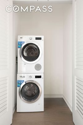 Interior, Utility Closets, Washer, Wood Texture Flooring