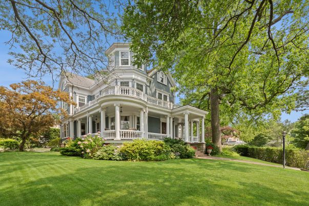 Backyard, Exterior, Facade, Queen Anne Victorian