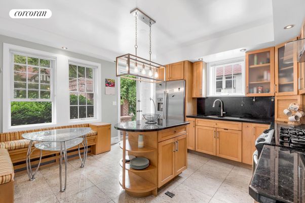 Dining room, Interior, Kitchen, Pendant Lights, Recessed Lighting, Stainless Steel Appliances