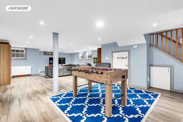 Game Room, Interior, Living room, Recessed Lighting, Wood Texture Flooring