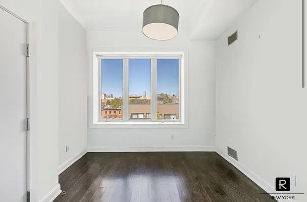 Empty room, Interior, Pendant Lights, Wood Texture Flooring