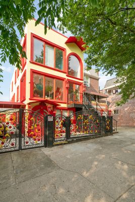 Exterior, Facade, None