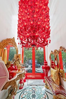 Chandelier, Interior