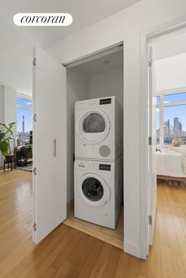 Interior, Utility Closets, Washer, Wood Texture Flooring