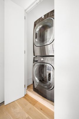 Interior, Utility Closets, Washer, Wood Texture Flooring