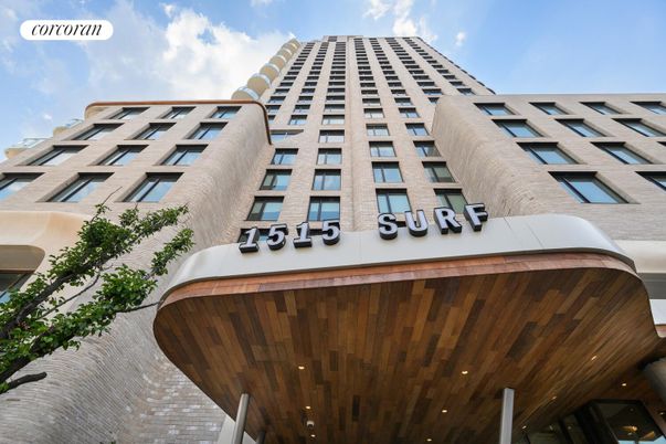 Exterior, Facade, Highrise
