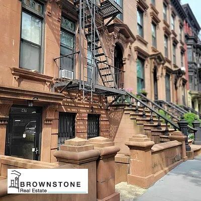 Exterior, Facade, Brownstone