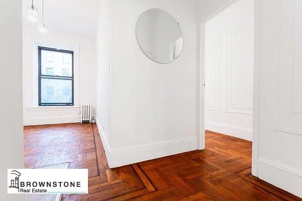Interior, Pendant Lights, Wood Texture Flooring