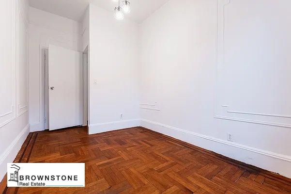 Empty room, Interior, Pendant Lights, Wood Texture Flooring