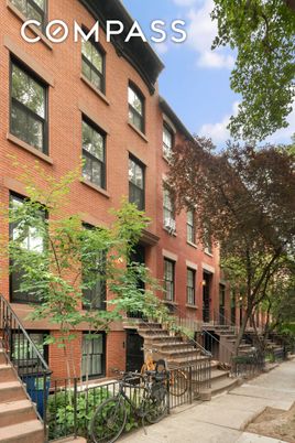Exterior, Facade, Brick Facade, Rowhouse