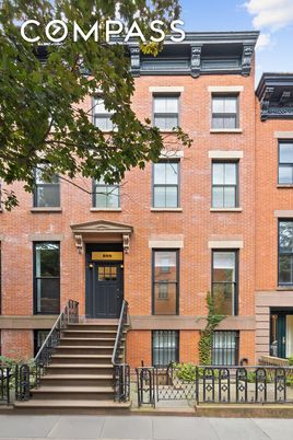 Exterior, Facade, Brick Facade, Rowhouse