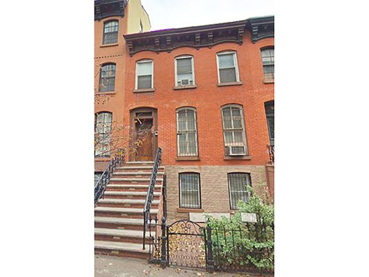 Exterior, Facade, Brick Facade, Rowhouse