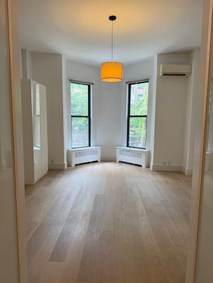 Empty room, Interior, Pendant Lights, Wood Texture Flooring